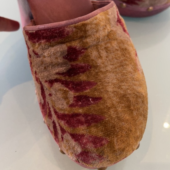 Sandals - Picture 7 of 8